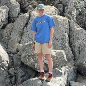 Men’s large Beige cargo shorts, water resistant.